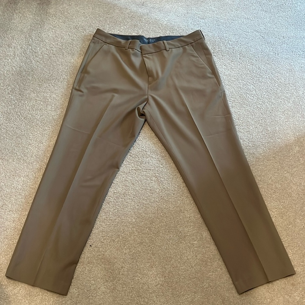 Men’s Perry Ellis Portfolio Modern Fit Pants.